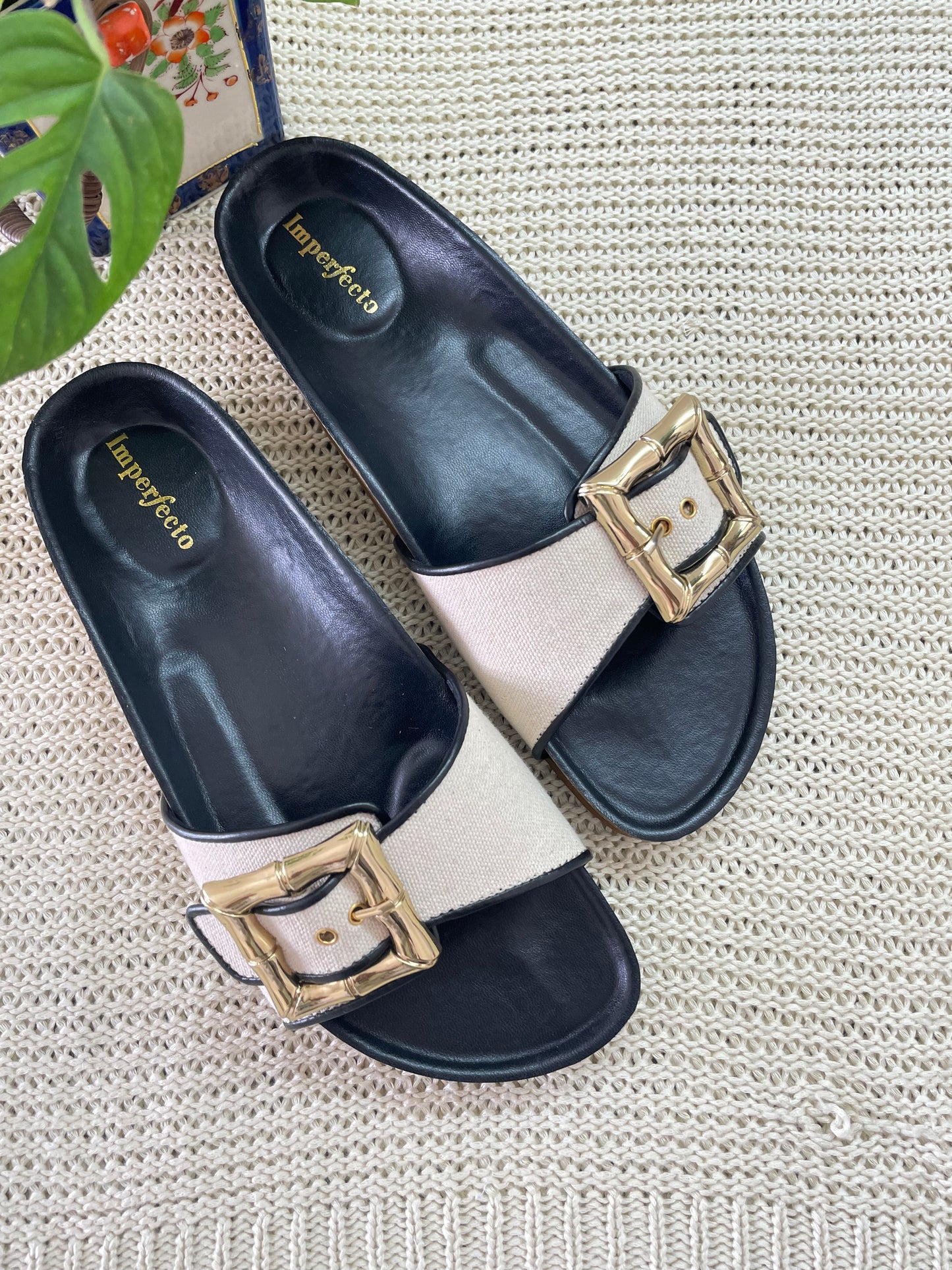 Canvas Buckle Sliders