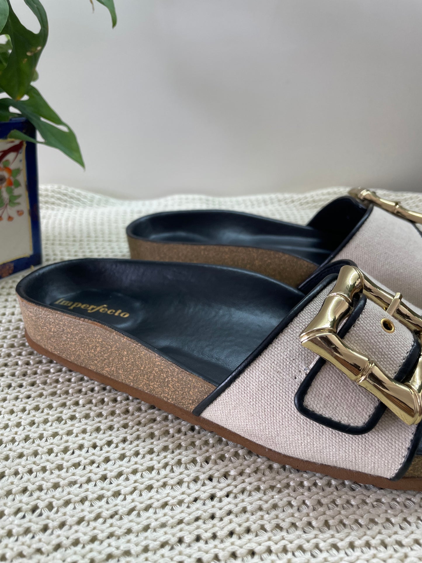 Canvas Buckle Sliders