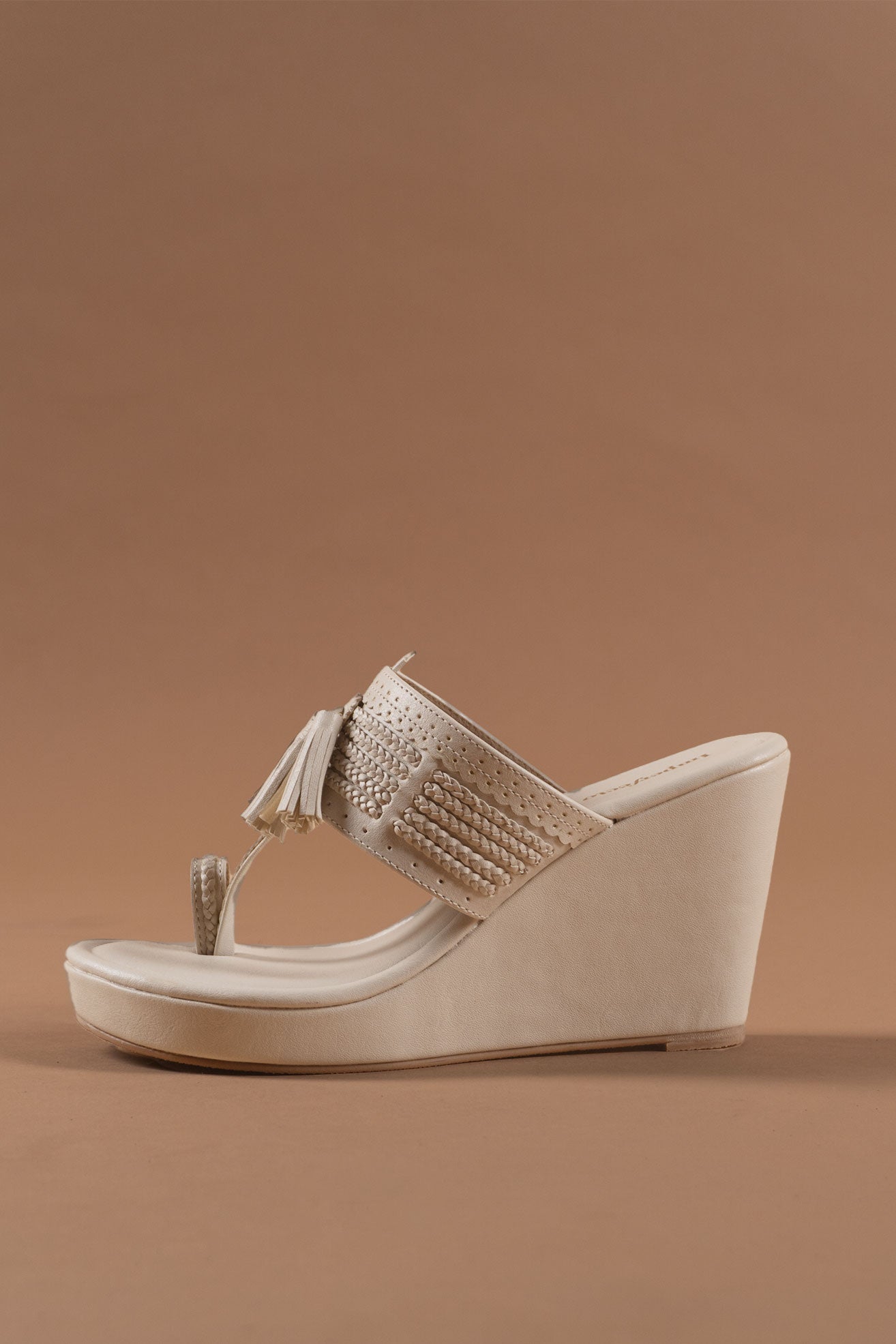 Ivory Kolhapuri Wedge